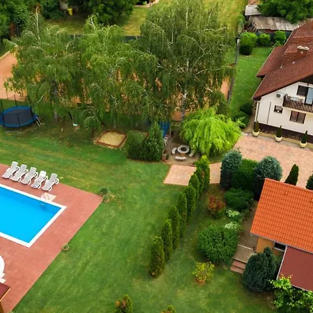 Lägenhet Tenisz Vendeghaz *