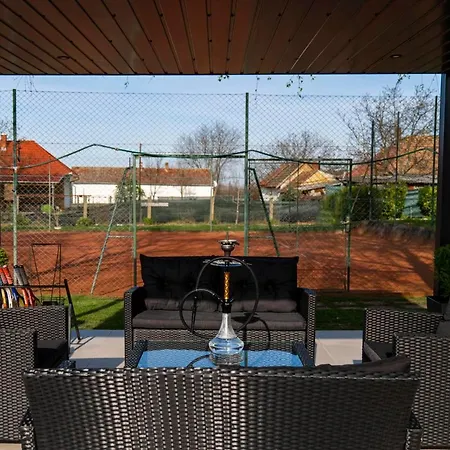 Tenisz Vendeghaz * Ordacsehi