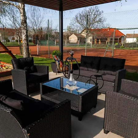 Lägenhet Tenisz Vendeghaz *